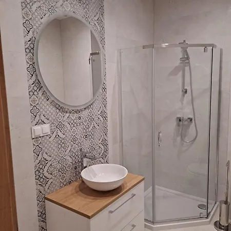 Dom Caloroczny W Sierakowie Nr 1 シェラクフ