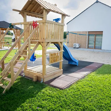 別荘 Dom Caloroczny W Sierakowie Nr 1 シェラクフ