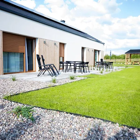 Dom Caloroczny W Sierakowie Nr 1 シェラクフ