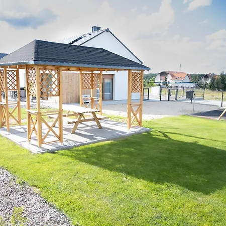 Dom Caloroczny W Sierakowie Nr 1 シェラクフ